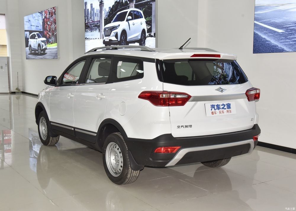 Compact Sport Left Hand Gasoline SUV 1.5L Fuel Multifunctional 7 Seats Car