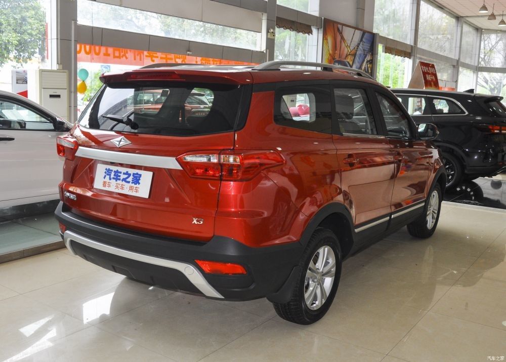 High Speed 160Km/H Compact Gasoline SUV Petrol 5 Seats Left Hand Drive Car
