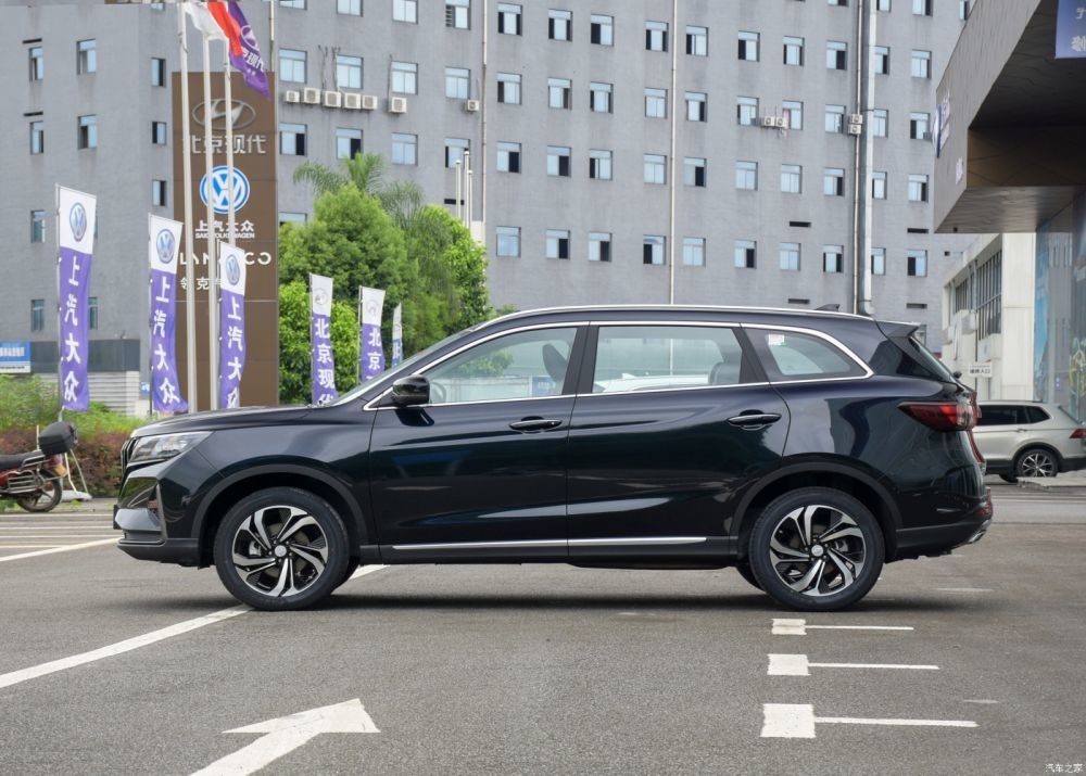 1.5T Sporty 7 Seater SUV Baic Ruixiang X5 Multi Functional Fuel SUV