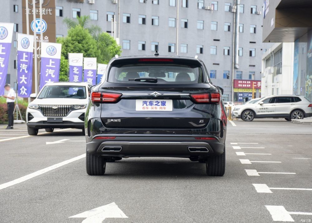 180km/H 7 Seat Gasoline SUV 1.5T All Scene Petrol SUV Large Space