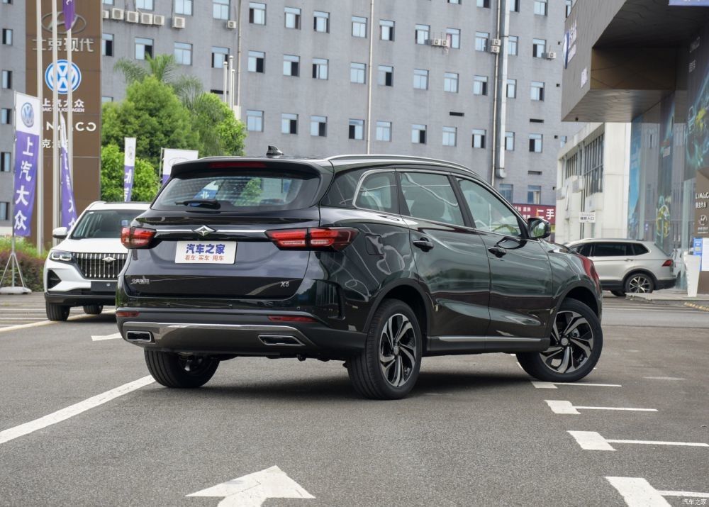 1.5T Sporty 7 Seater SUV Baic Ruixiang X5 Multi Functional Fuel SUV