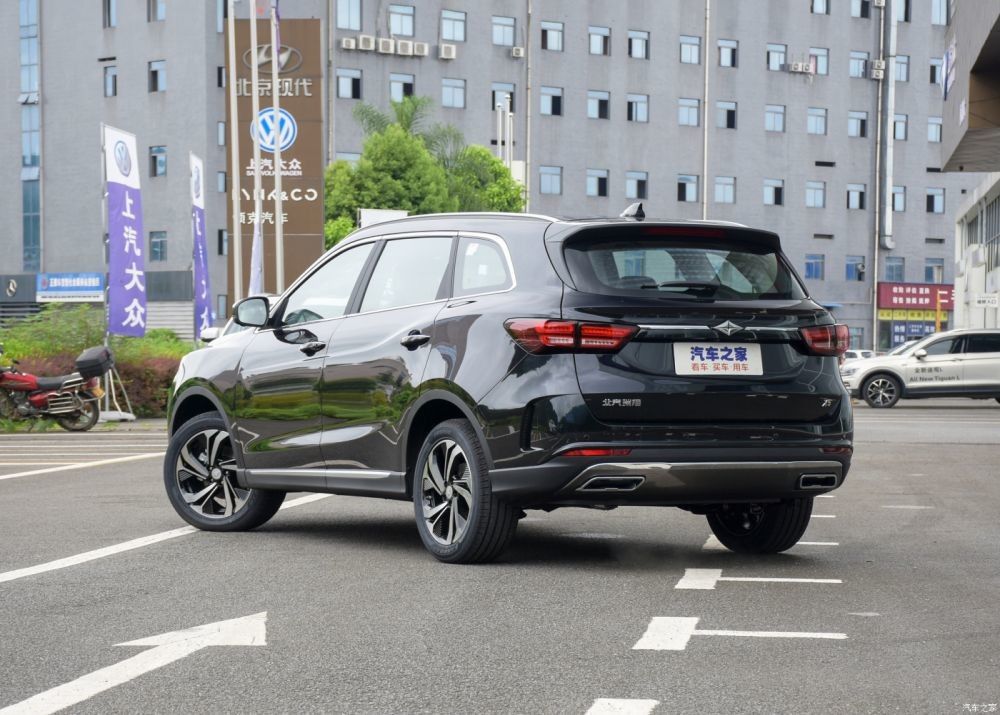1.5T Sporty 7 Seater SUV Baic Ruixiang X5 Multi Functional Fuel SUV