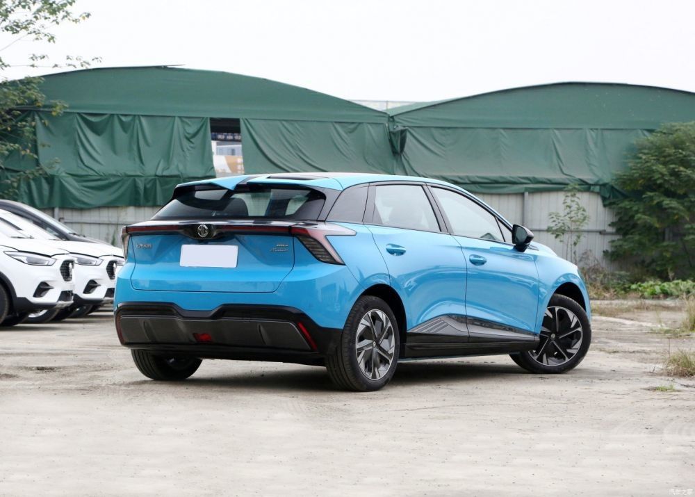 4 Doors LHD 425km MG4 EV Hatchback New Energy Vehicle 4 Wheels 5 Seat
