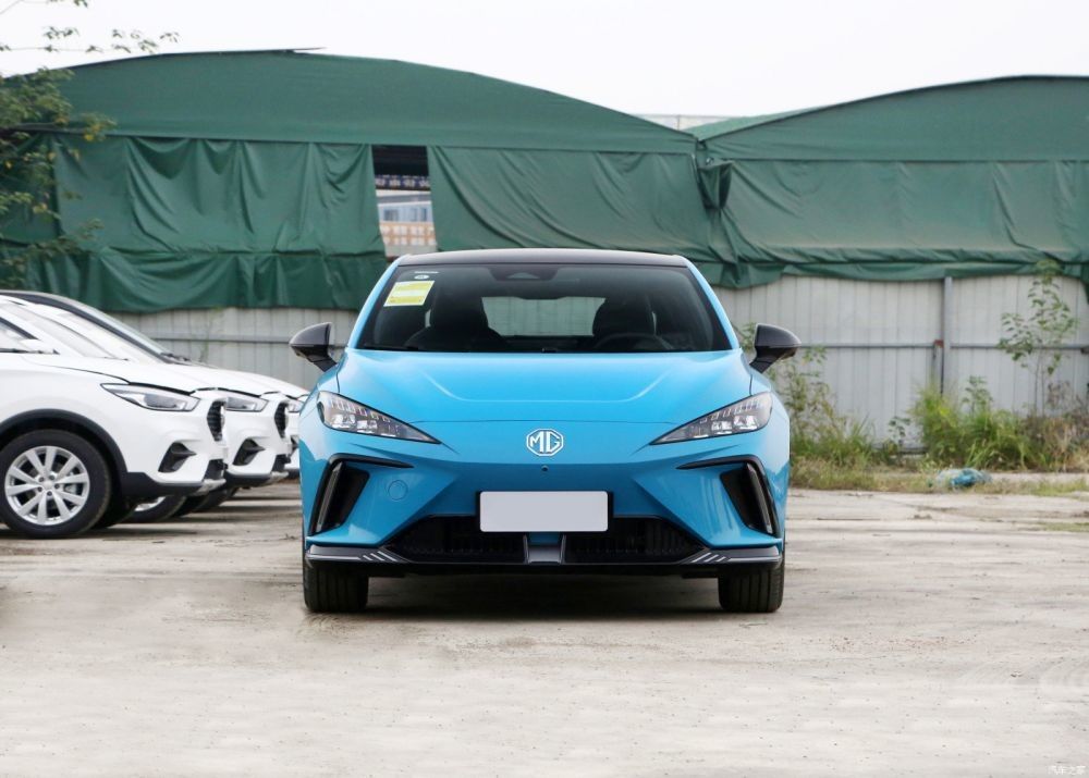 4 Doors LHD 425km MG4 EV Hatchback New Energy Vehicle 4 Wheels 5 Seat