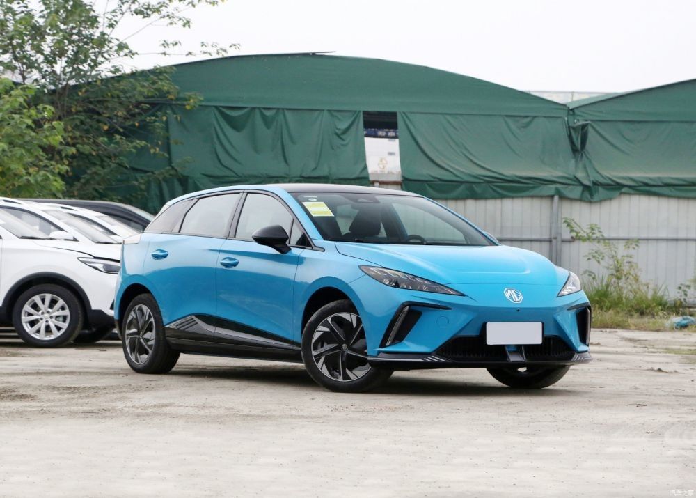 4 Doors LHD 425km MG4 EV Hatchback New Energy Vehicle 4 Wheels 5 Seat