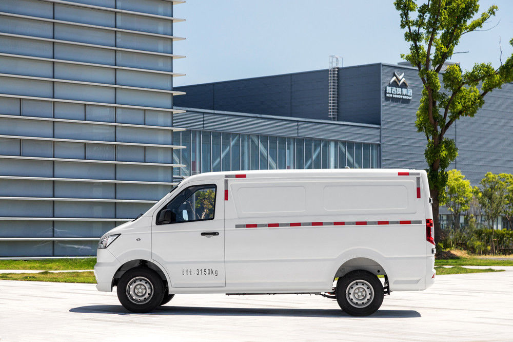 2 Seat Electric Work Van 220km Range High Speed 90Km/H Fully Electric Minivan