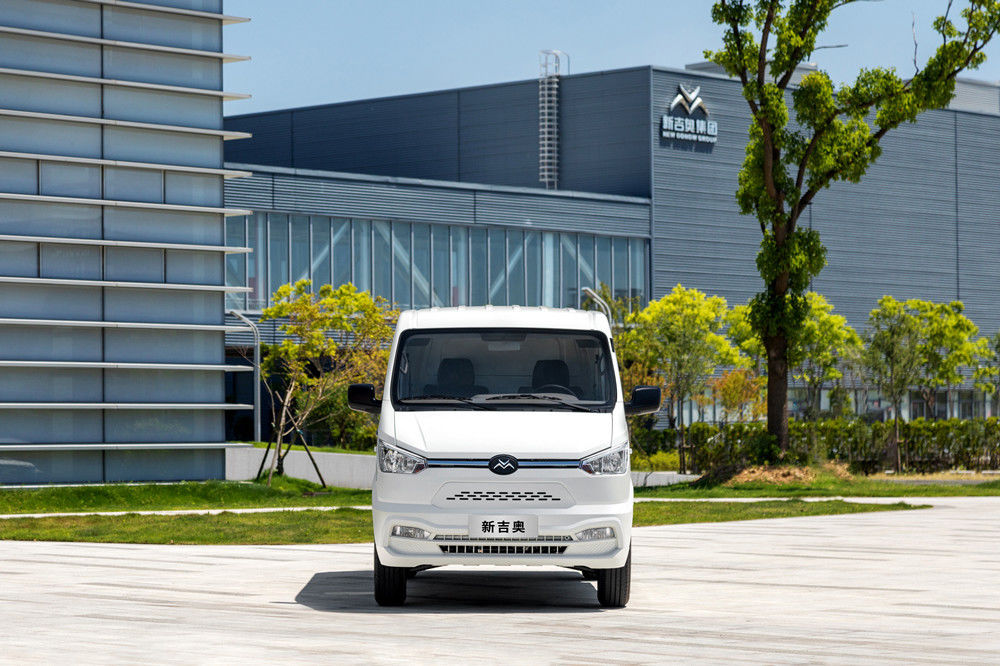 2 Seat Electric Work Van 220km Range High Speed 90Km/H Fully Electric Minivan