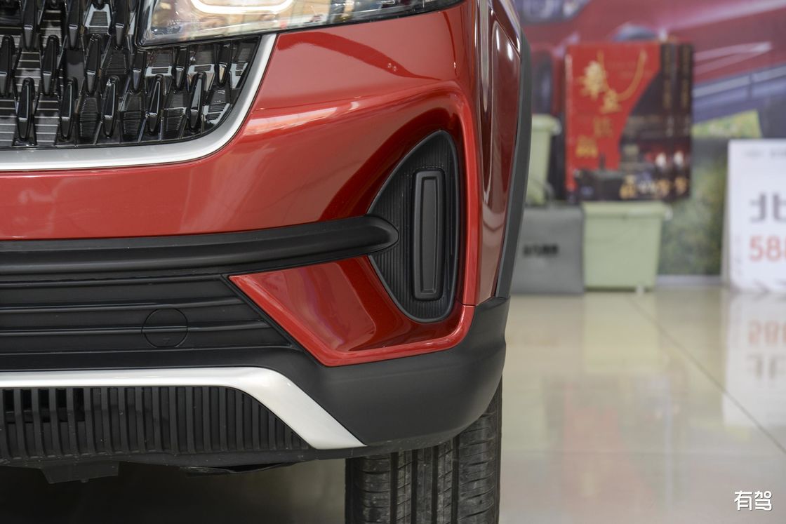 Compact 7 Passengers SUV BAIC Ruixiang X3 1.5L China VI Standard Family Car