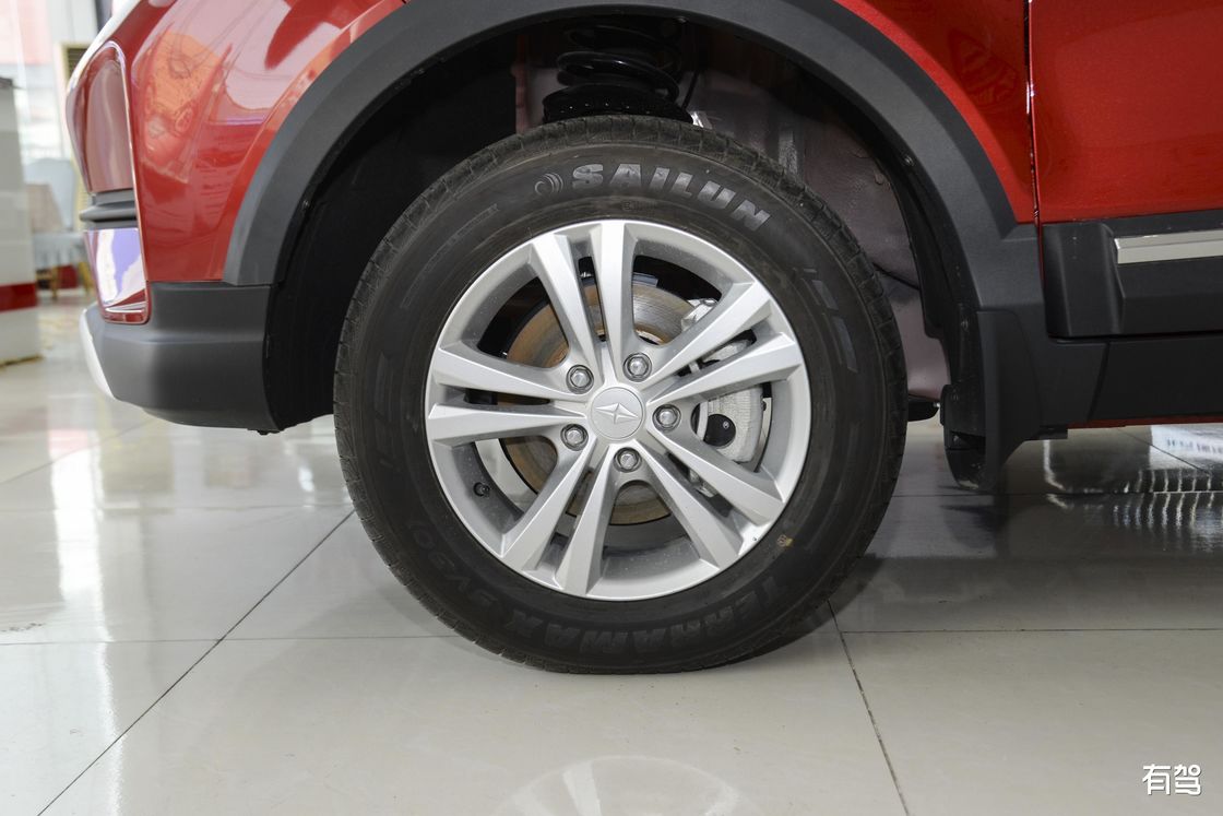 Compact 7 Passengers SUV BAIC Ruixiang X3 1.5L China VI Standard Family Car