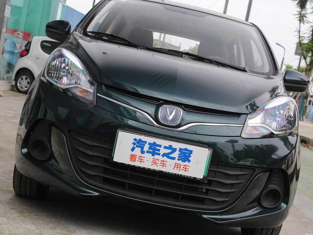 Changan E-Star EV Hatchback Lithium Iron Phosphate Battery Or Ternary 5 Doors 5 Seats