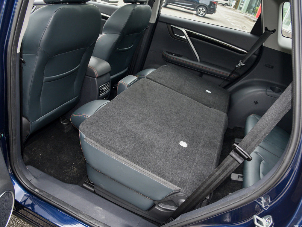 BAIC Ruixiang X5 Gasoline SUV 1.5T+6AT And 1.5T+6MT 5/7 Seats Sports Car