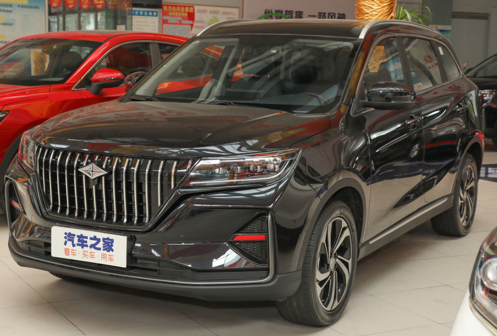 BAIC Gasoline Hatchback SUV With 55L Oil Tank And Max 180kmh Midsize SUV
