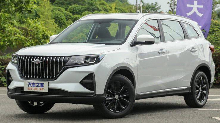 High Tech Gasoline 7-Seater SUV From BAIC With 6 Gear 1.5L Fuel Hatchback