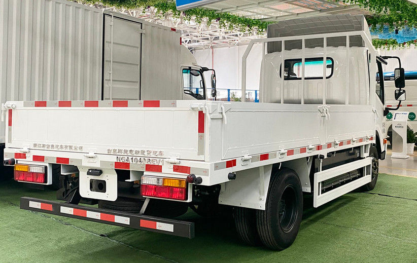 4.5T 4.15 Meter Single Row Pure Electric Cargo Van EV Fence Transport Vehicle 80.64kWh