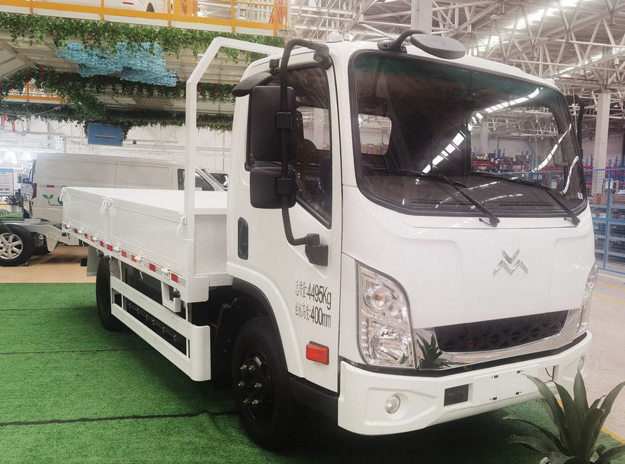 4.5T 4.15 Meter Single Row Pure Electric Cargo Van EV Fence Transport Vehicle 80.64kWh
