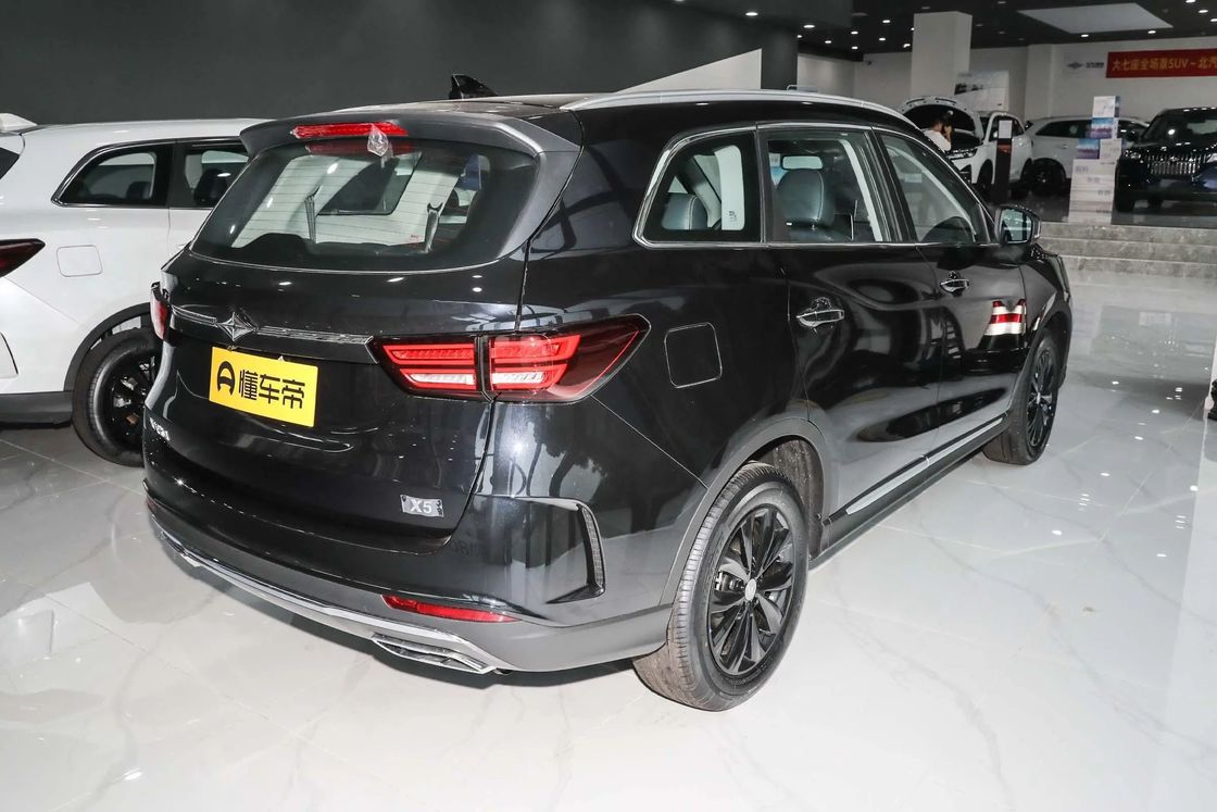 2815mm Wheelbase Gasoline SUV With Eps Solid Plate Rear Brake Intelligent System Four-Door