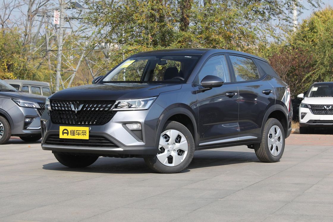 Wuling 99 Maximum Horsepower Gasoline-Driven SUV 5 Seats 5 Doors Family Sports SUV