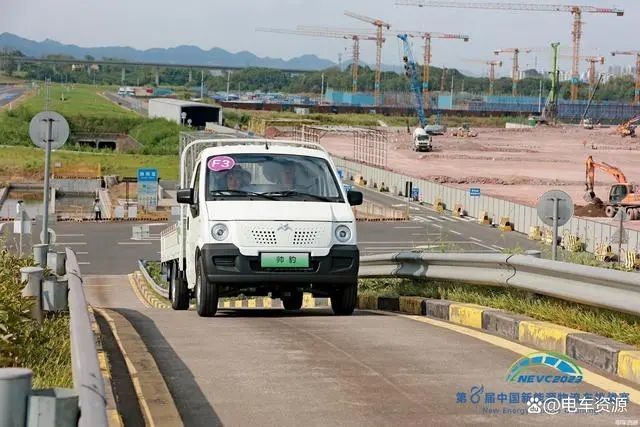 Micro EV Pickup Truck Tailgate Form Electric Mining Truck For Improved Productivity