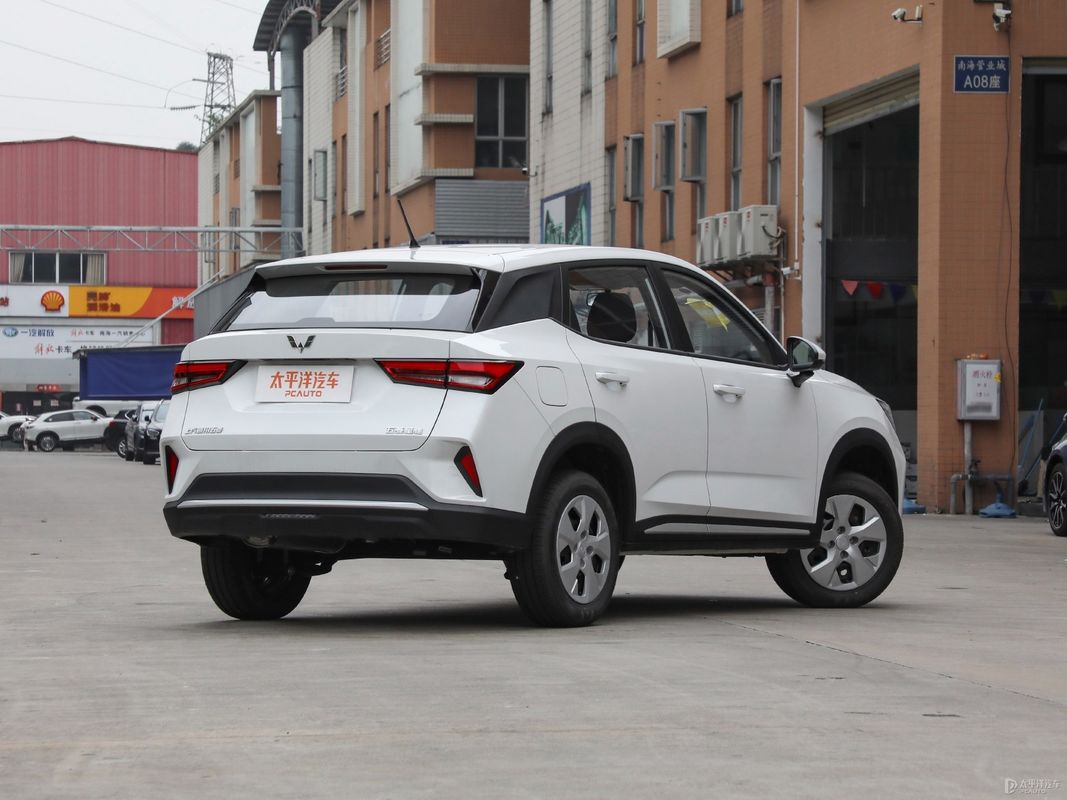 5 Seats High Speed Gasoline SUV With Front Brake Type 1.5L New Car