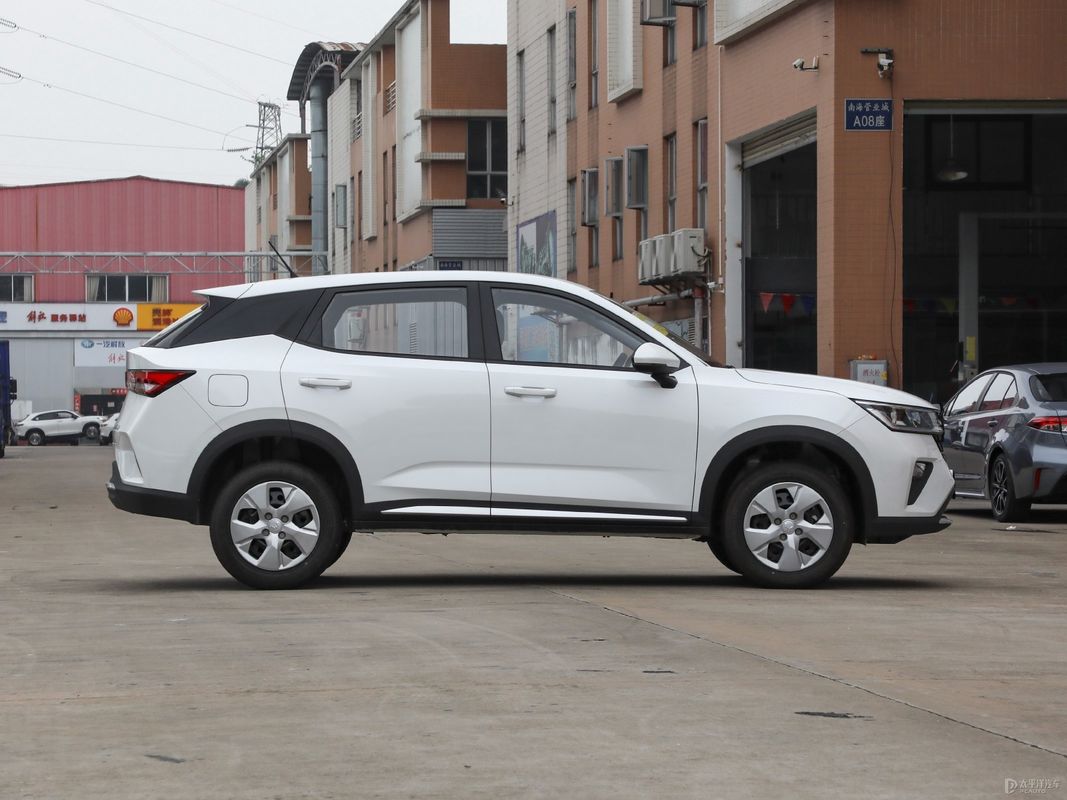 5 Seats High Speed Gasoline SUV With Front Brake Type 1.5L New Car