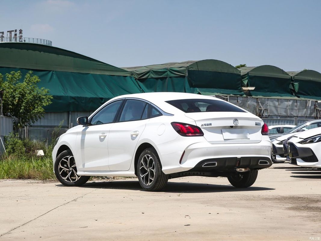 Hot Selling 2023 MG5 1.5L 180DVVT 5 Seats 4 Doors Automatic Sedan White/yellow Gasoline Car Deluxe Version